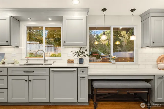 $985,000 | 3410 Northeast 202nd Street, Lake Forest Park, WA 98155