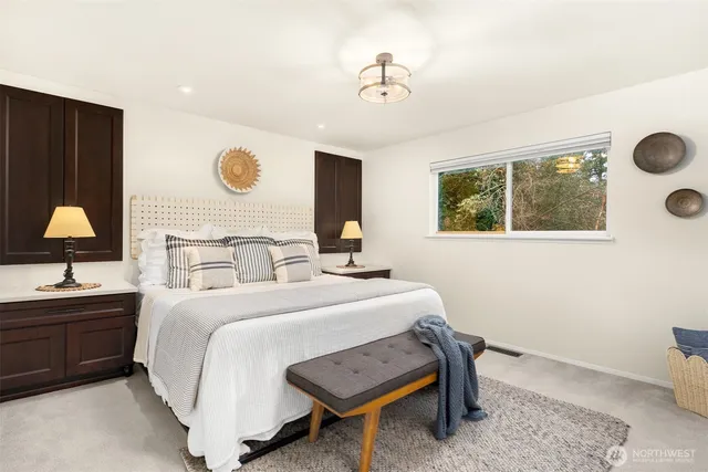 $985,000 | 3410 Northeast 202nd Street, Lake Forest Park, WA 98155