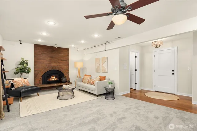 $985,000 | 3410 Northeast 202nd Street, Lake Forest Park, WA 98155