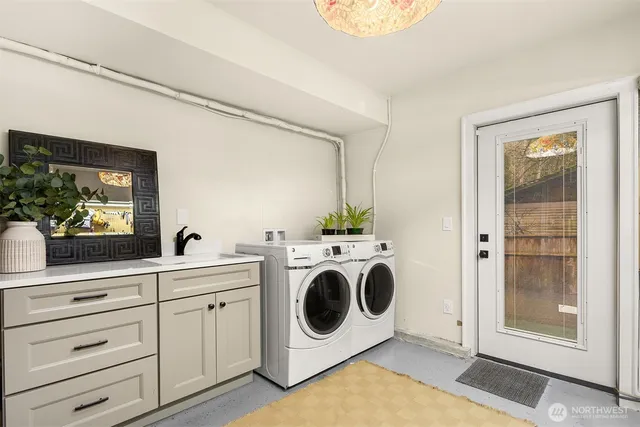 $985,000 | 3410 Northeast 202nd Street, Lake Forest Park, WA 98155