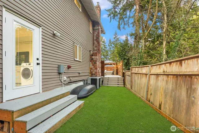 $985,000 | 3410 Northeast 202nd Street, Lake Forest Park, WA 98155