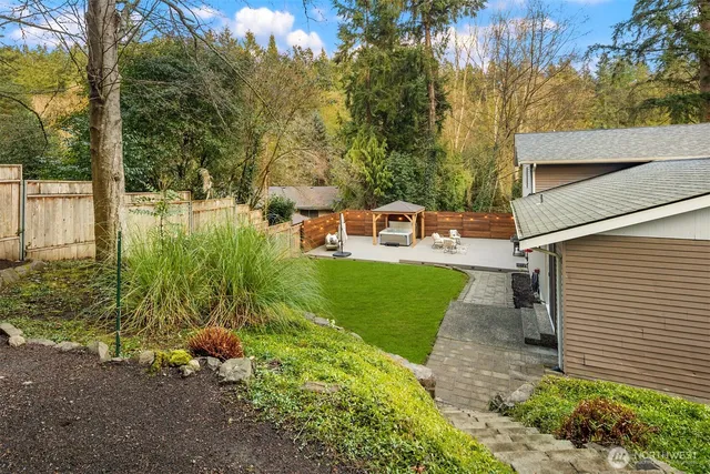 $985,000 | 3410 Northeast 202nd Street, Lake Forest Park, WA 98155