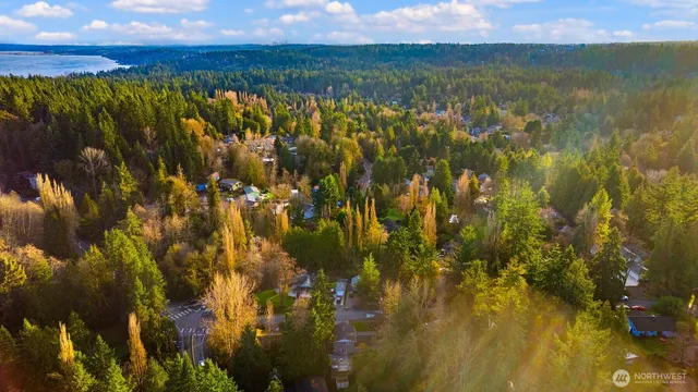 $985,000 | 3410 Northeast 202nd Street, Lake Forest Park, WA 98155