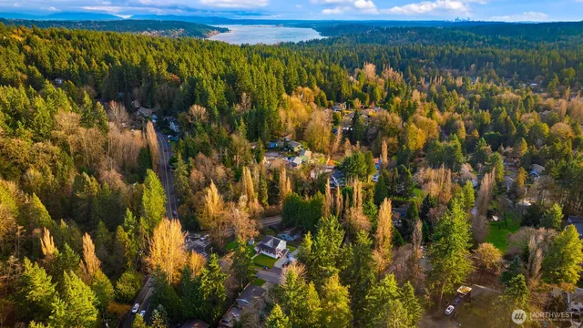 $985,000 | 3410 Northeast 202nd Street, Lake Forest Park, WA 98155