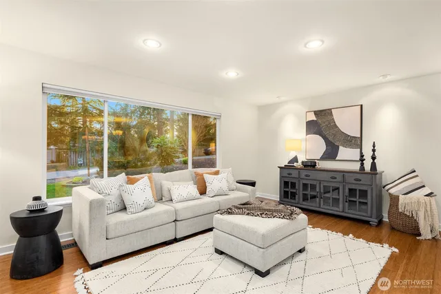 $985,000 | 3410 Northeast 202nd Street, Lake Forest Park, WA 98155