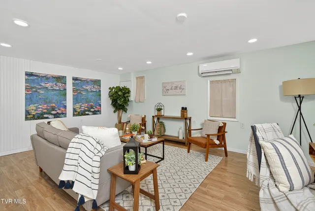 $295,000 | 21468 Mandalay Lane, Abingdon, VA 24211