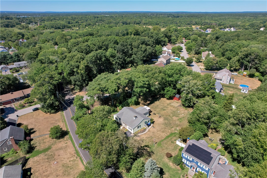 194 Schoolhouse Road Warren, RI 02885 - Photo 35 of 36 Gallery Image 35