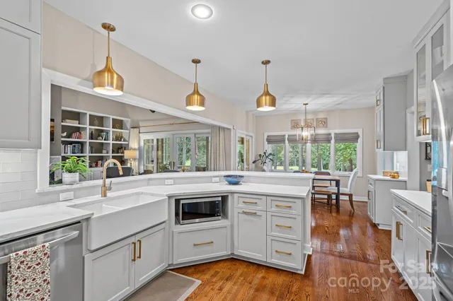 $898,999 | 176 Yadkin Falls, New London, NC 28127