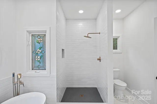 $898,999 | 176 Yadkin Falls, New London, NC 28127