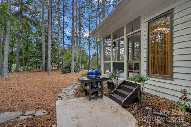 $898,999 | 176 Yadkin Falls, New London, NC 28127