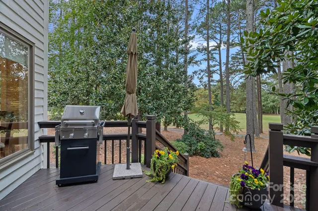 $898,999 | 176 Yadkin Falls, New London, NC 28127