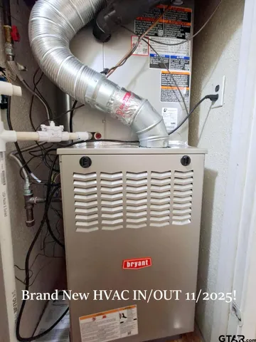 a view of utility room