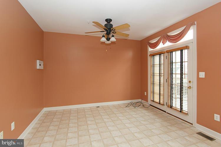 23601 Public House Road Clarksburg, MD 20871 - Photo 10 of 30 Family Room