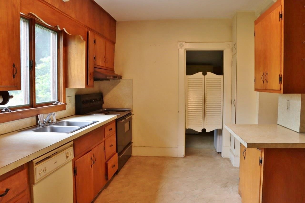 166 Summer Street Springfield, VT 05156 - Photo 12 of 26