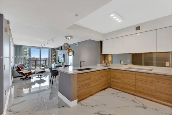 $6,700 | 300 Sunny Isles Boulevard, Unit 42006, Sunny Isles Beach, FL 33160