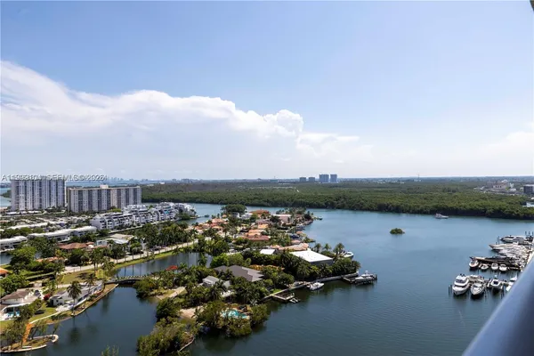 $6,700 | 300 Sunny Isles Boulevard, Unit 42006, Sunny Isles Beach, FL 33160