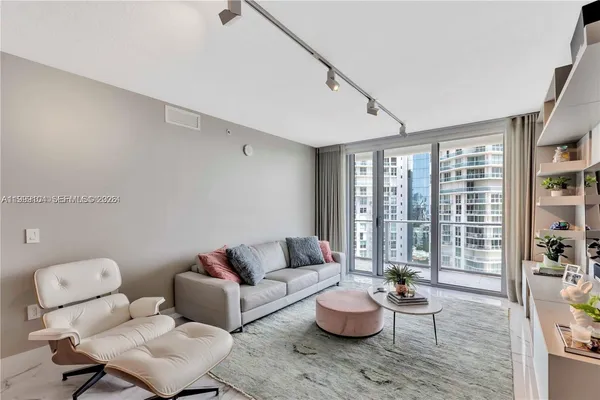 $6,700 | 300 Sunny Isles Boulevard, Unit 42006, Sunny Isles Beach, FL 33160