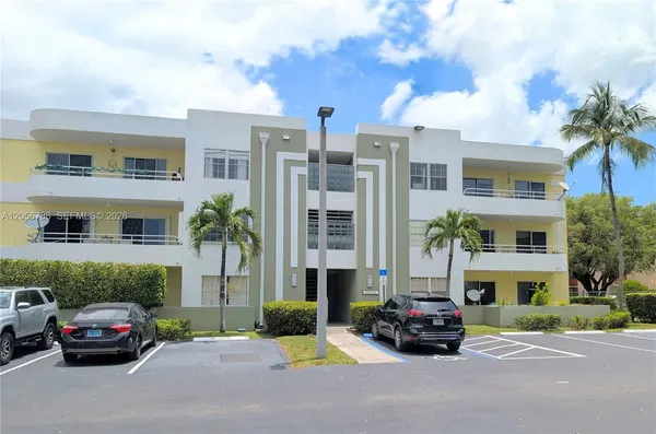 $1,950 | 10765 Southwest 108th Avenue, Unit 303, Miami, FL 33176