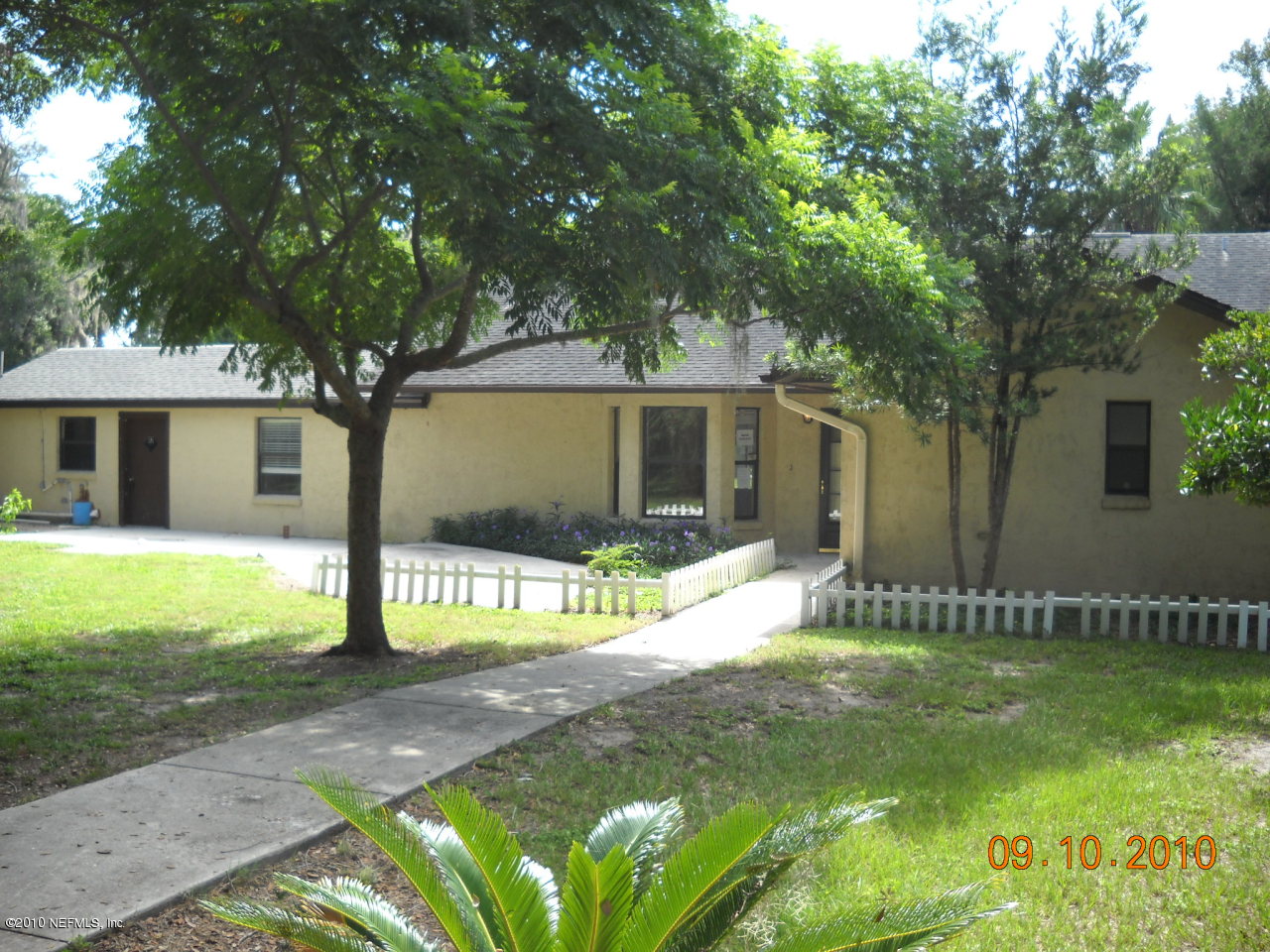 106 Cheffey Road Palatka, FL 32177 - Photo 1 of 16 Front of House