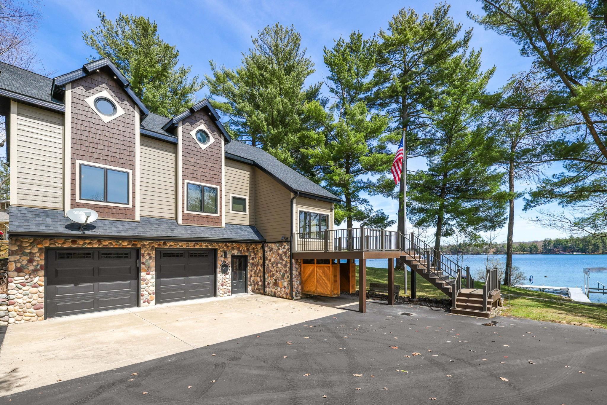 W5020 West Long Lake Road Waupaca, WI 54981 - Photo 2 of 68