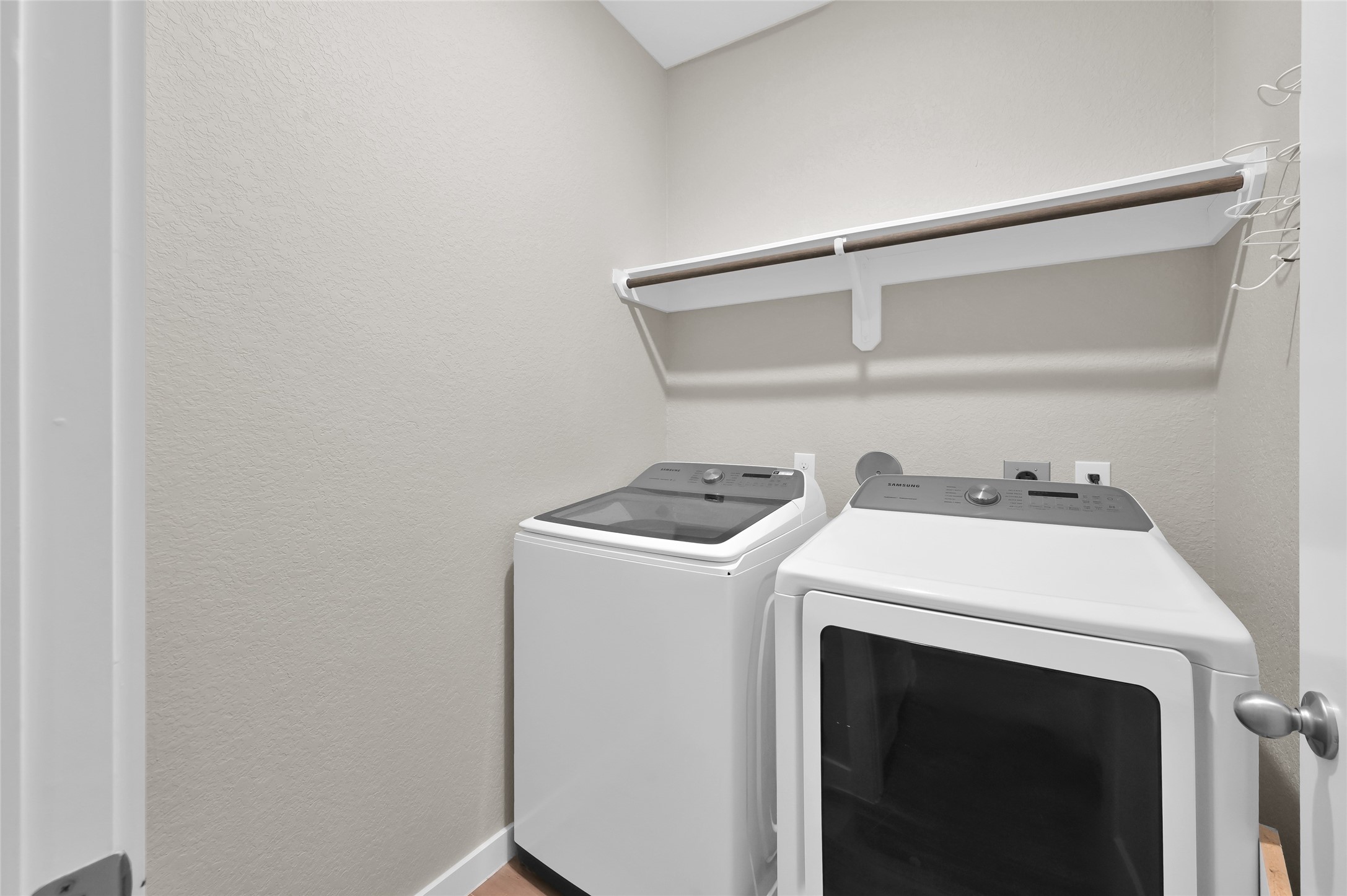 14960 Scarlet Branch Drive Conroe, TX 77302 - Photo 34 of 50 a utility room with dryer and washer