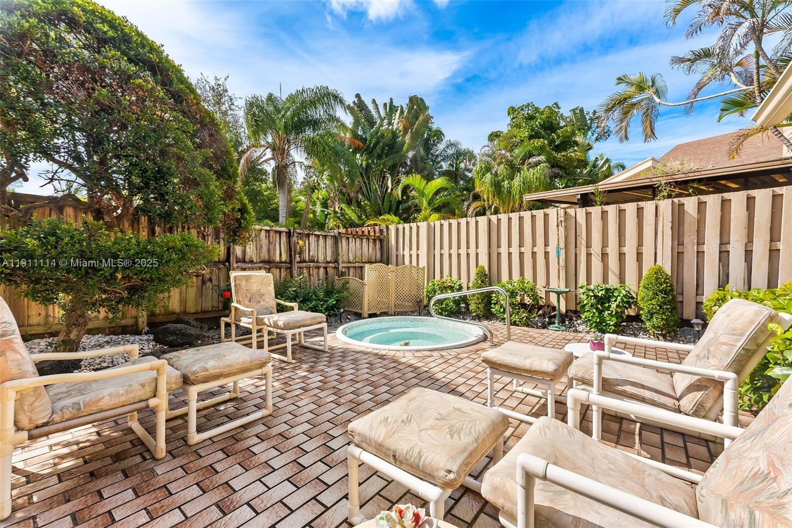 7665 Sierra Drive West Boca Raton, FL 33433 - Photo 12 of 33