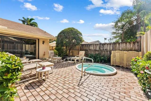 $620,000 | 7665 Sierra Drive West, Boca Raton, FL 33433