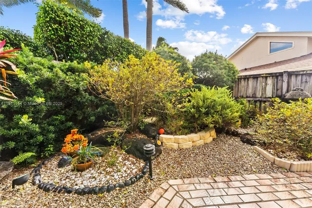 $620,000 | 7665 Sierra Drive West, Boca Raton, FL 33433