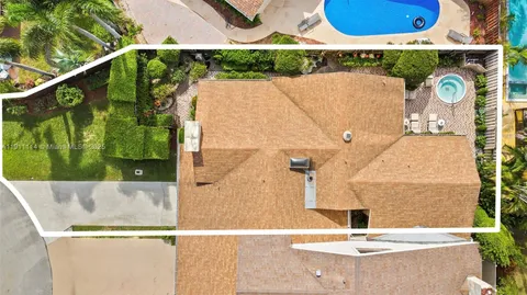 a picture of a lake view