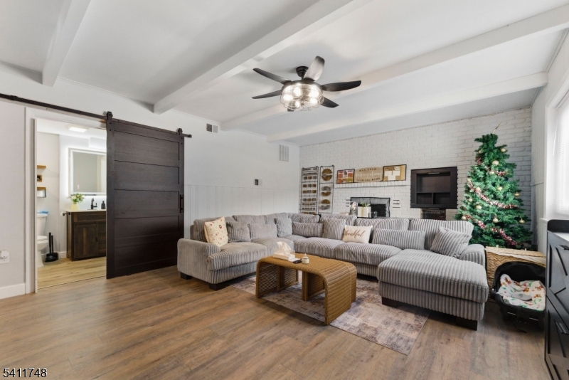 26 Union Road Wantage, NJ 07461 - Photo 2 of 26 a living room with furniture