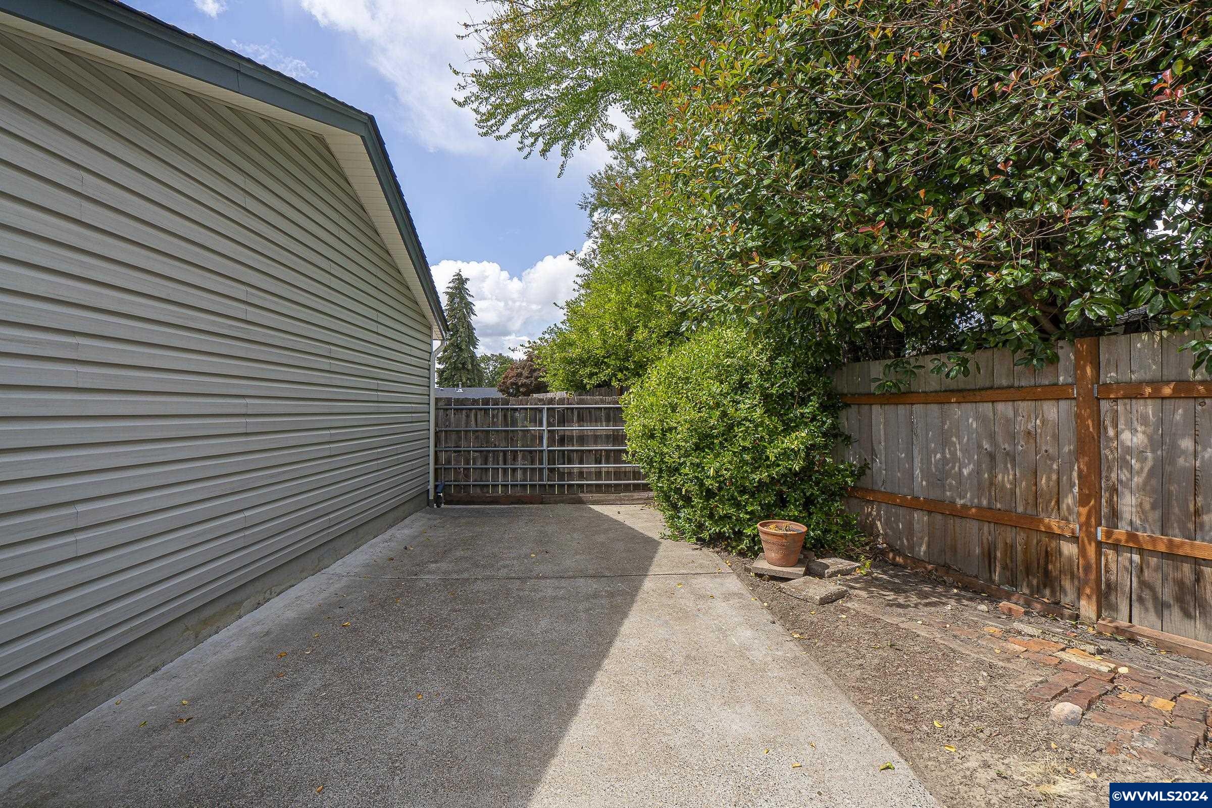 6121 Warwick Place Southwest Albany, OR 97321 - Photo 34 of 37 Gallery Image 34