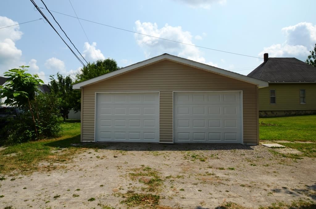 612 North 3rd Street Decatur, IN 46733 - Photo 3 of 21