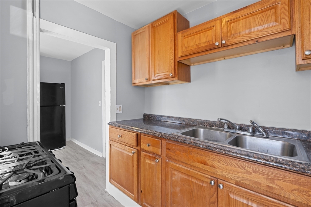 506 Peckham Street Fall River, MA 02721 - Photo 11 of 42