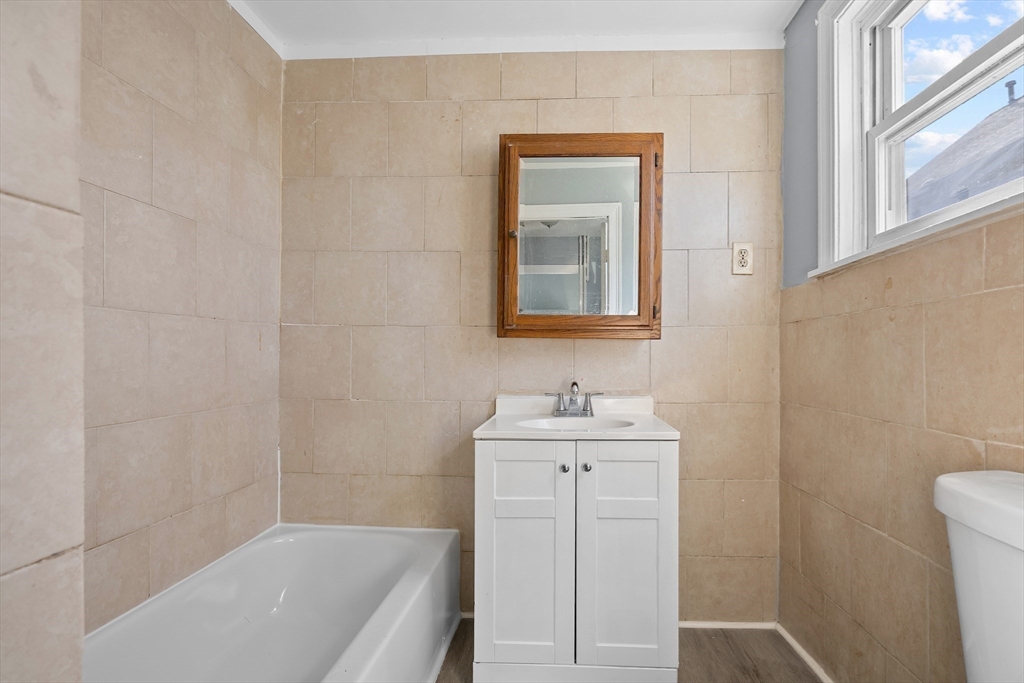 506 Peckham Street Fall River, MA 02721 - Photo 13 of 42