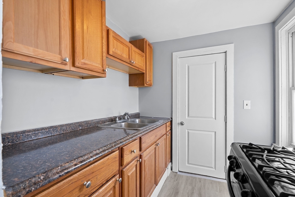 506 Peckham Street Fall River, MA 02721 - Photo 10 of 42