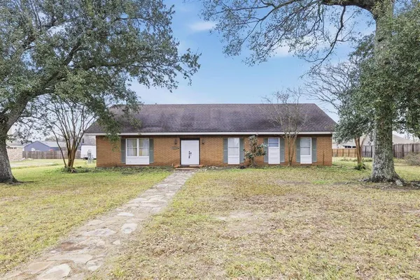 $304,900 | 2622 Park Drive, Lake Charles, LA 70605