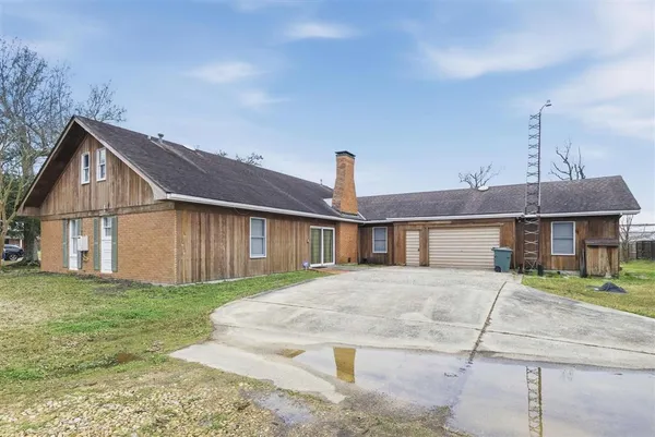 $299,000 | 2622 Park Drive, Lake Charles, LA 70605