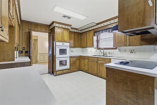 $299,000 | 2622 Park Drive, Lake Charles, LA 70605