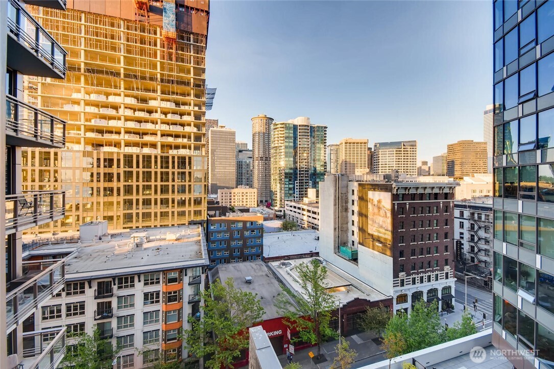 2033 2nd Avenue, Unit 1608 Seattle, WA 98121 - Photo 16 of 33 a view of a city with tall buildings