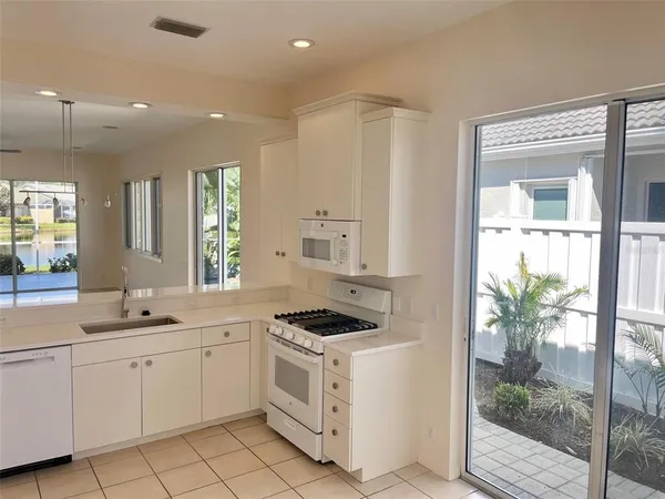 $400,000 | 8515 53rd Place East, Bradenton, FL 34211