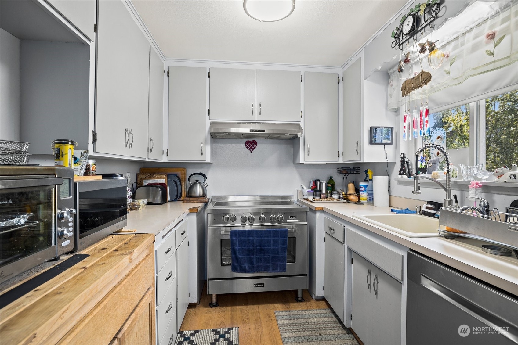 12331 Southeast 164th Street Renton, WA 98058 - Photo 3 of 35 Gallery Image 3
