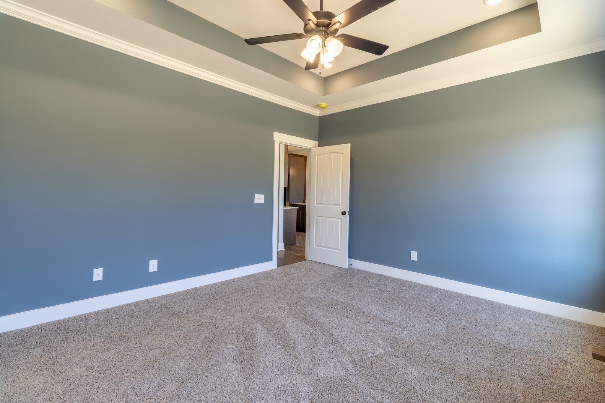 2060 Beverly Court Springfield, TN 37172 - Photo 20 of 33 an empty room and chandelier fan
