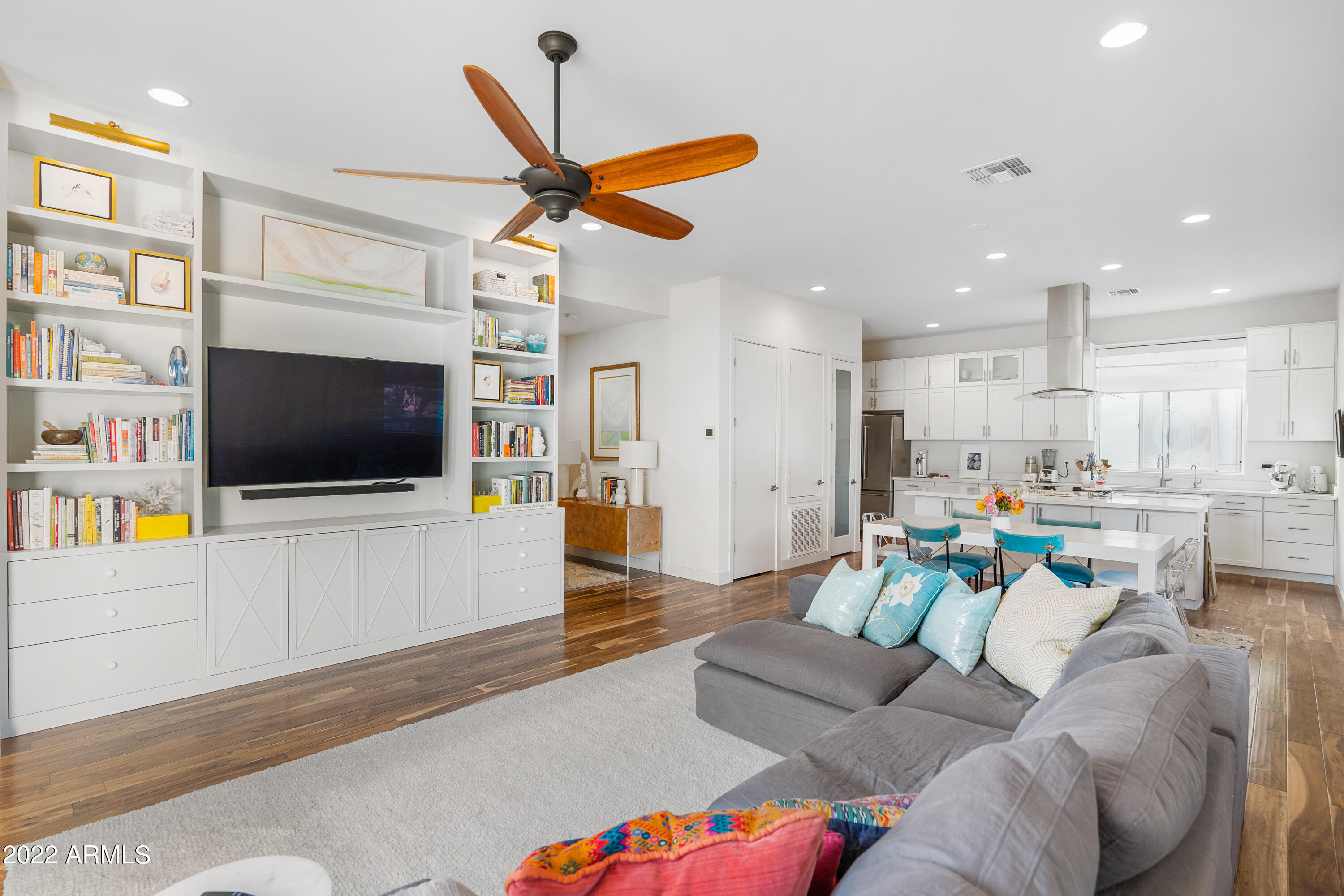 325 East Coronado Road, Unit 9 Phoenix, AZ 85004 - Photo 4 of 43 living room