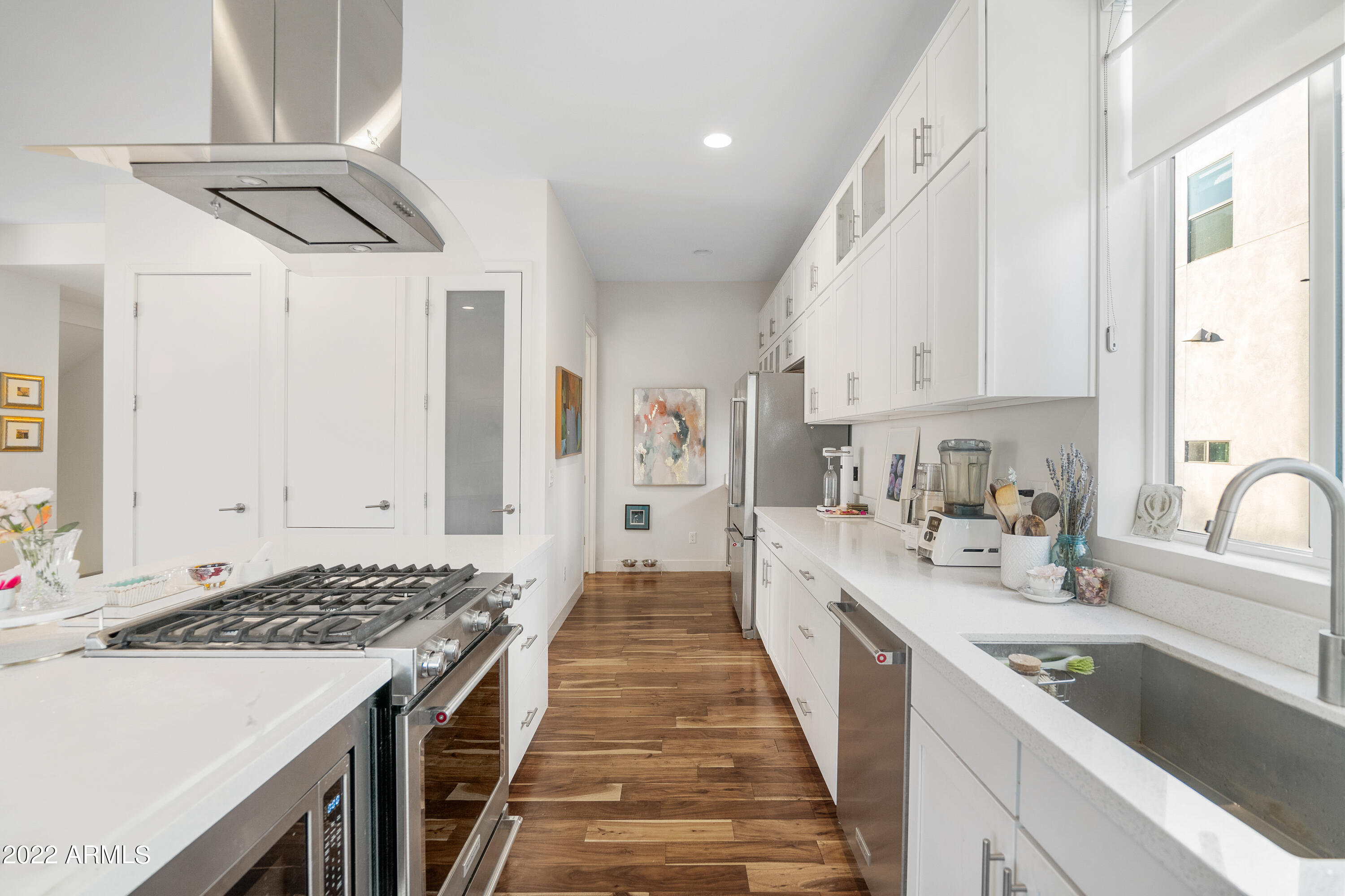 325 East Coronado Road, Unit 9 Phoenix, AZ 85004 - Photo 8 of 43 gas cooking