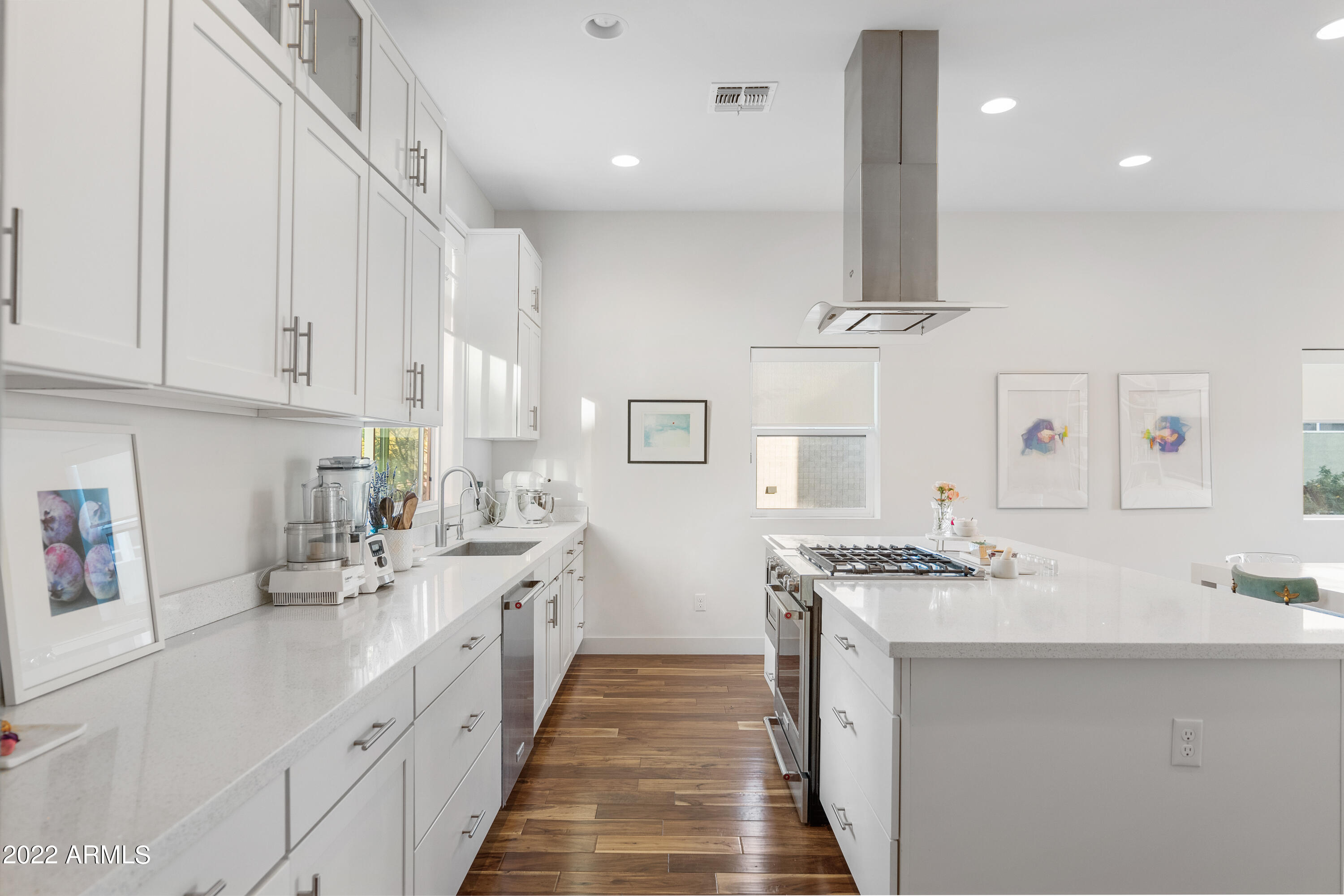 325 East Coronado Road, Unit 9 Phoenix, AZ 85004 - Photo 9 of 43 light filled kitchen