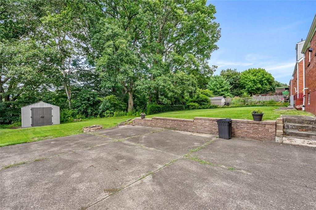 404 Scene Ridge Road McKeesport, PA 15133 - Photo 24 of 25 Large Driveway
