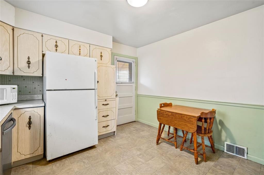 404 Scene Ridge Road McKeesport, PA 15133 - Photo 8 of 25 Gallery Image 8