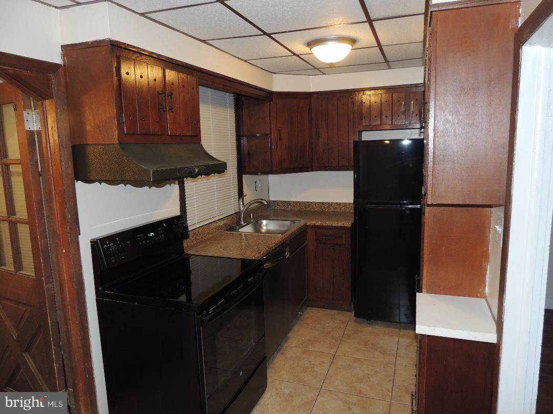 7218 Bradford Road Upper Darby, PA 19082 - Photo 5 of 14