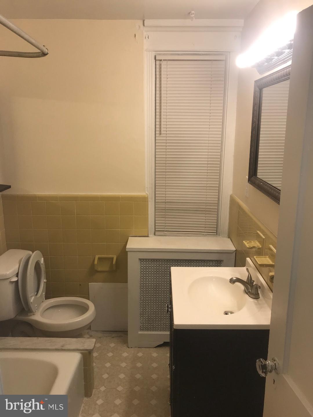 7218 Bradford Road Upper Darby, PA 19082 - Photo 10 of 14