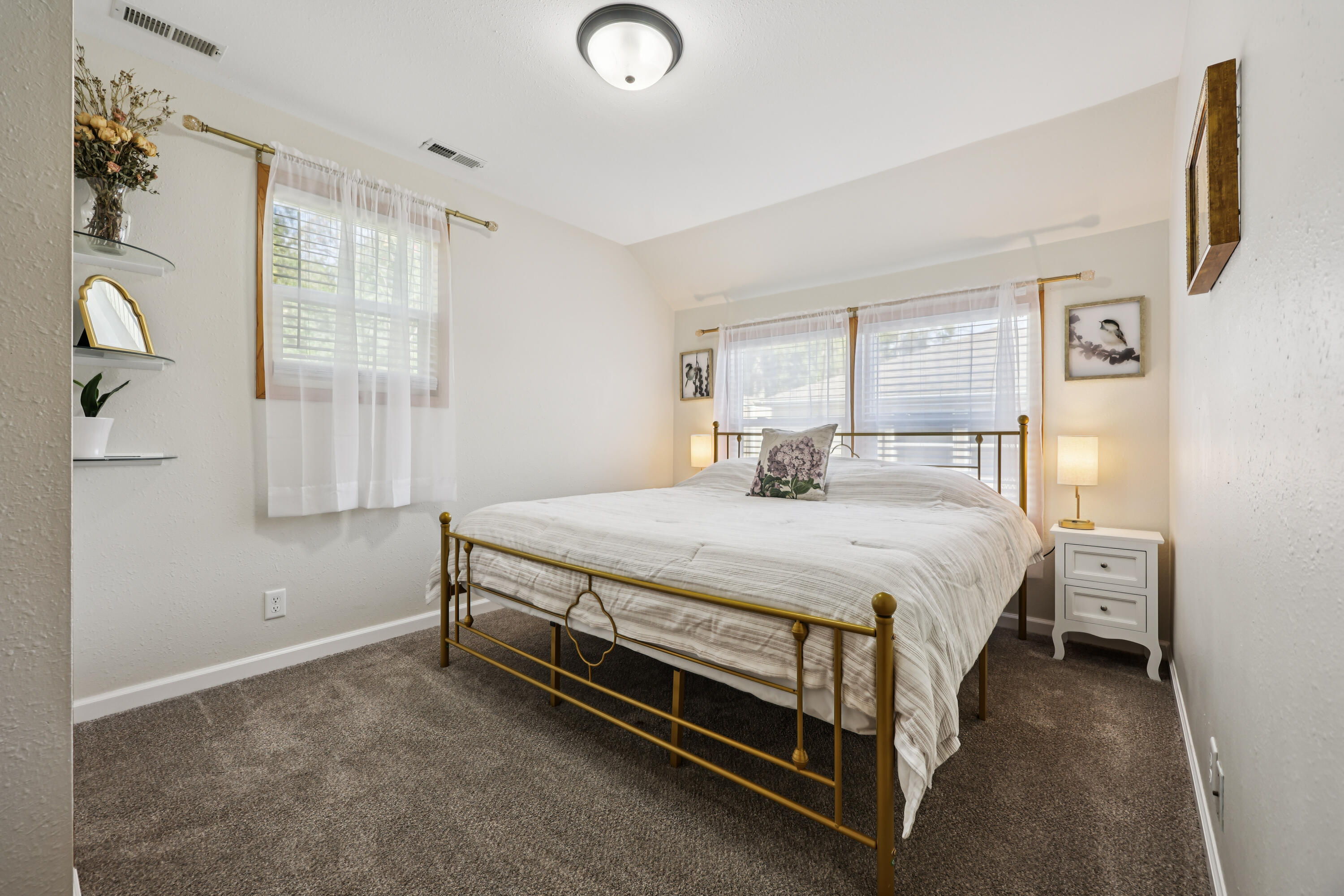 10216 North Baehr Road Mequon, WI 53092 - Photo 13 of 28 Bedroom 2